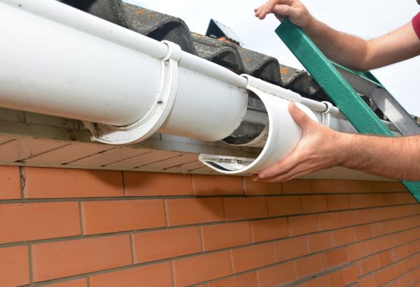 Gutter Maintenance in Mobile