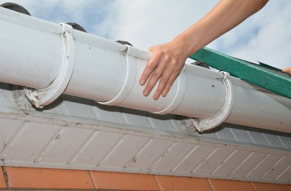 Gutter Reattachment in Mobile