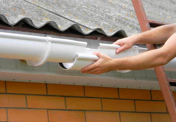 Cost of Gutter Hanging in Mobile